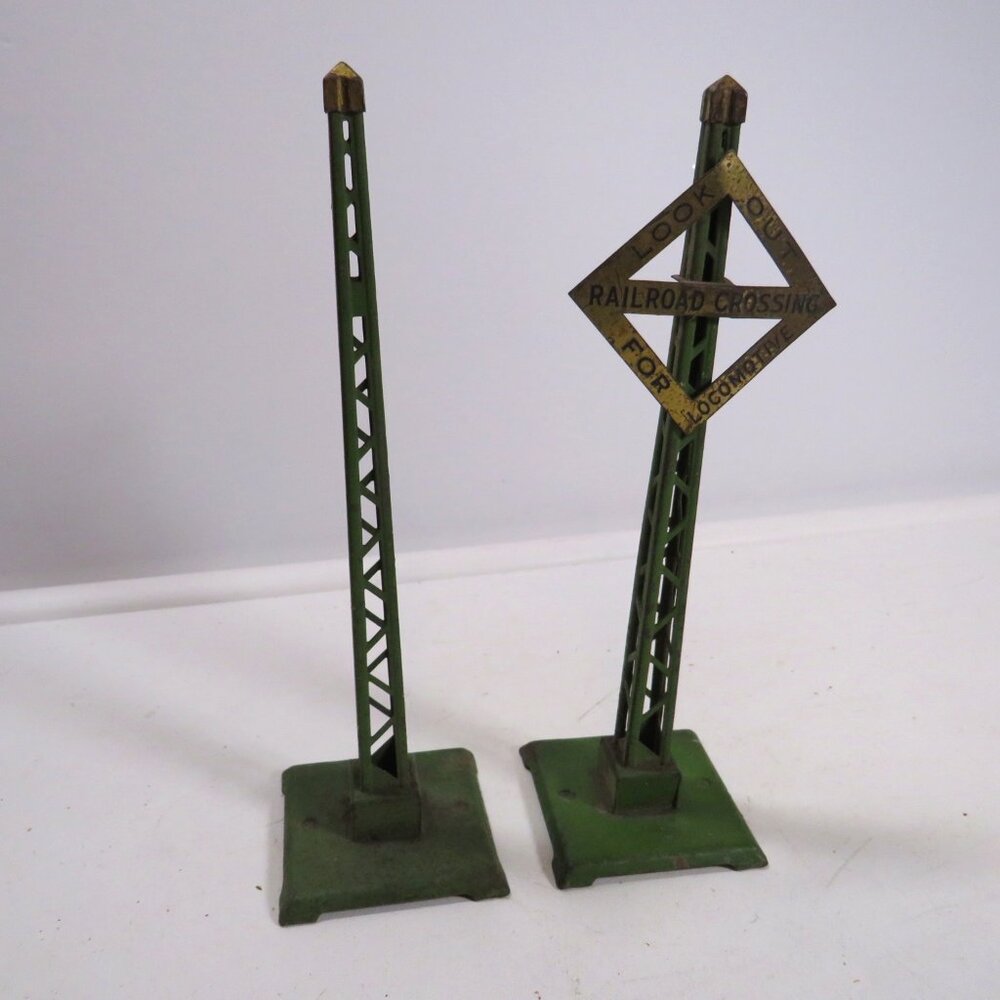 50's Lionel Train Vintage RR Crossing Sign & Tower / Post  METAL railroad